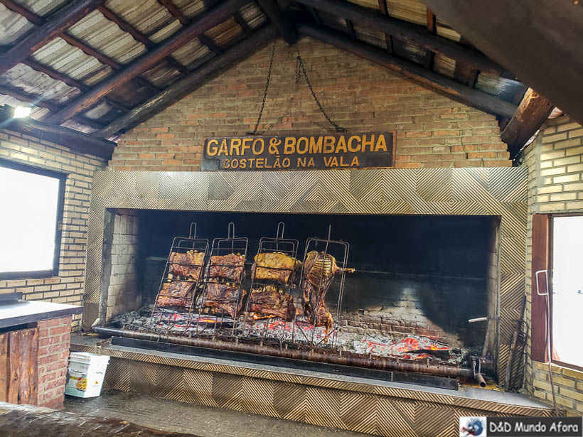Garfo e Bombacha: almoço e show na churrascaria em Canela