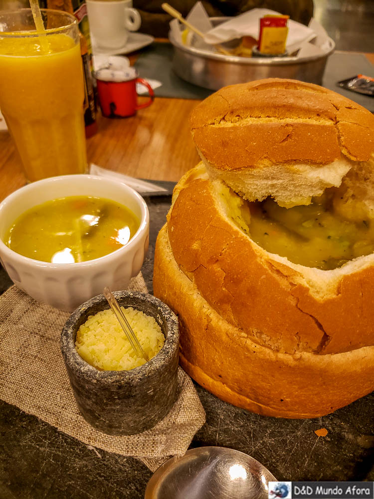 Sopa no Pão no Restaurante Varanda 61: Diário de bordo Gramado