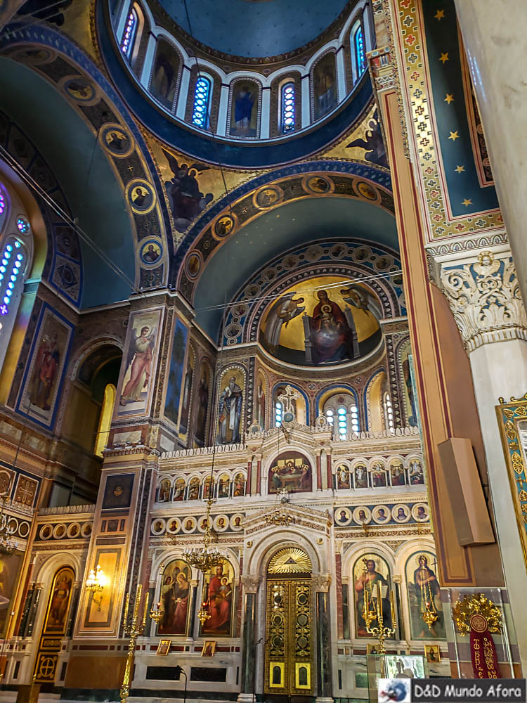 Afrescos no interior da matriz grega