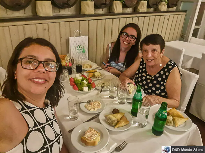 Jantar no Restaurante Kalokerinos - com show de Quebra Pratos - Viagem Atenas