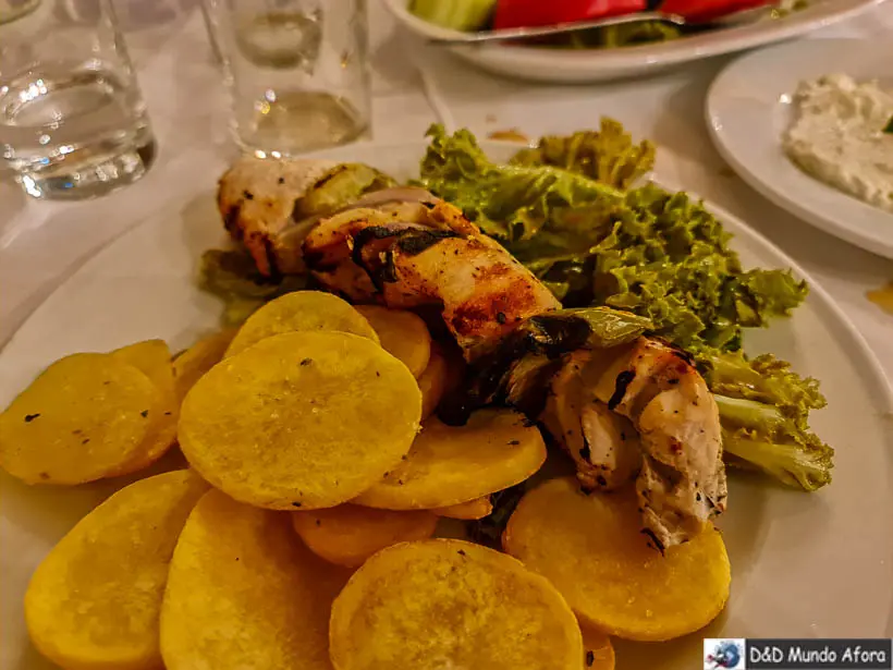 Jantar no Restaurante Kalokerinos - com show de Quebra Pratos - Viagem Atenas
