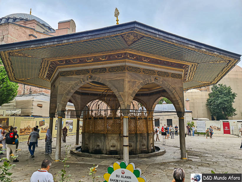 Fonte da Purificação na mesquita