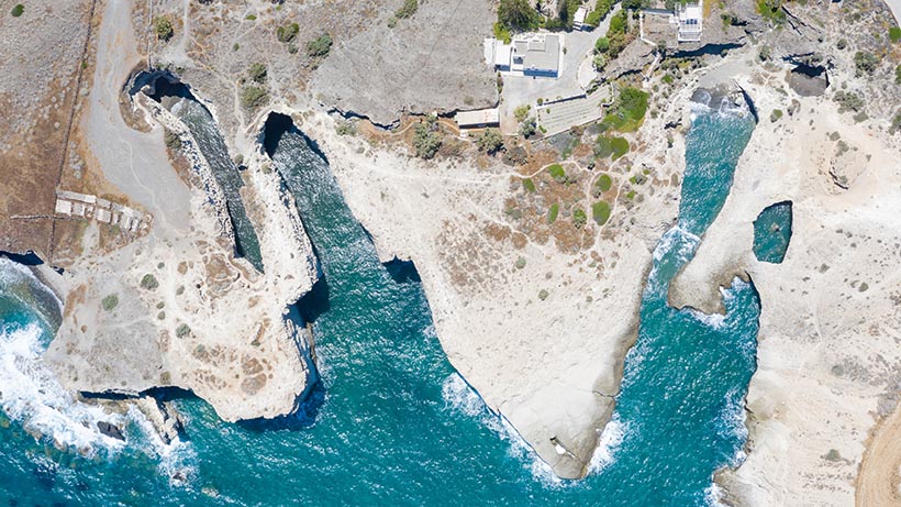 Papafragas Beach - Ilha de Milos - Foto: Wikimedia Commons